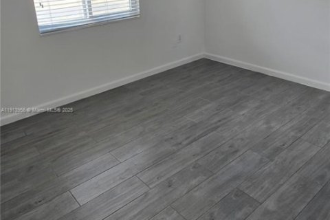 Apartamento en alquiler en Cutler Bay, Florida, 2 dormitorios, 69.68 m2 № 1968980 - foto 9