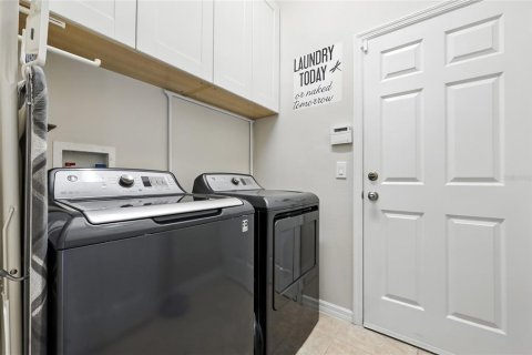 Casa en venta en Orlando, Florida, 4 dormitorios, 245.26 m2 № 1906409 - foto 26