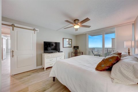 Condo in Redington Shores, Florida, 2 bedrooms  № 1804700 - photo 27