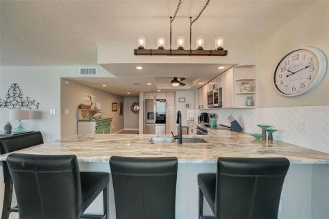 Condo in Redington Shores, Florida, 2 bedrooms  № 1804700 - photo 15