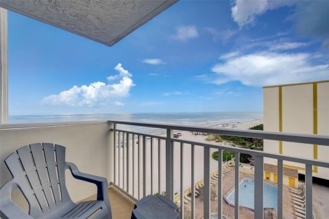 Condo in Redington Shores, Florida, 2 bedrooms  № 1804700 - photo 29