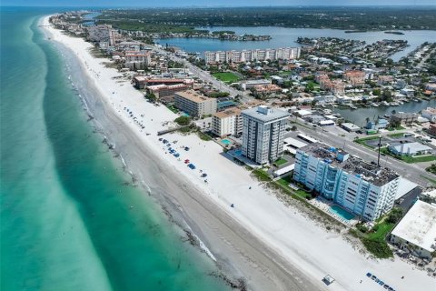 Condo in Redington Shores, Florida, 2 bedrooms  № 1804700 - photo 2