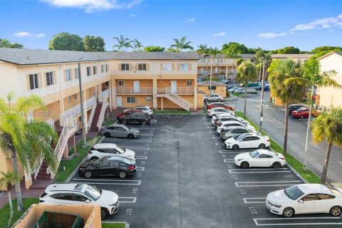 Купить кондоминиум в Майами, Флорида 3 спальни, 113.34м2, № 2013789 - фото 25