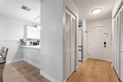 Купить кондоминиум в Майами, Флорида 3 спальни, 113.34м2, № 2013789 - фото 8