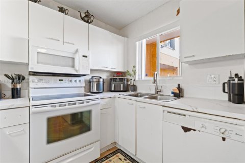 Купить кондоминиум в Майами, Флорида 3 спальни, 113.34м2, № 2013789 - фото 5