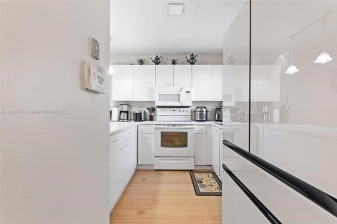 Купить кондоминиум в Майами, Флорида 3 спальни, 113.34м2, № 2013789 - фото 4