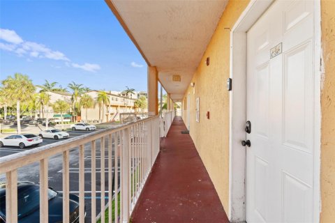 Купить кондоминиум в Майами, Флорида 3 спальни, 113.34м2, № 2013789 - фото 27