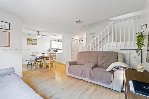 Купить кондоминиум в Майами, Флорида 3 спальни, 113.34м2, № 2013789 - фото 12