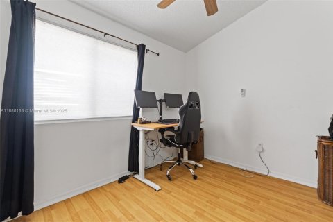 Купить кондоминиум в Майами, Флорида 3 спальни, 113.34м2, № 2013789 - фото 21