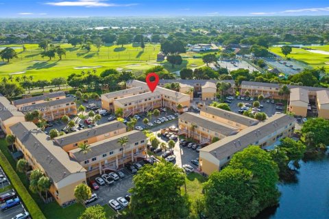 Купить кондоминиум в Майами, Флорида 3 спальни, 113.34м2, № 2013789 - фото 24