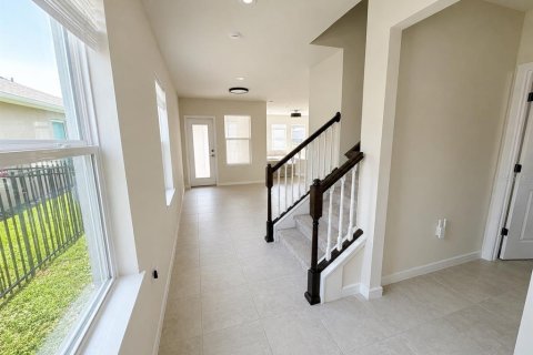 Villa ou maison à louer à Apopka, Floride: 4 chambres, 191.75 m2 № 2197189 - photo 4