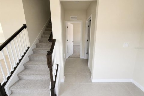 Villa ou maison à louer à Apopka, Floride: 4 chambres, 191.75 m2 № 2197189 - photo 5