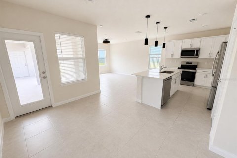 Villa ou maison à louer à Apopka, Floride: 4 chambres, 191.75 m2 № 2197189 - photo 8