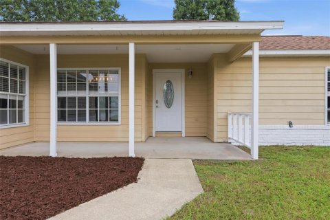 Casa en Deltona, Florida 3 dormitorios, 151.24 m2 № 2226338