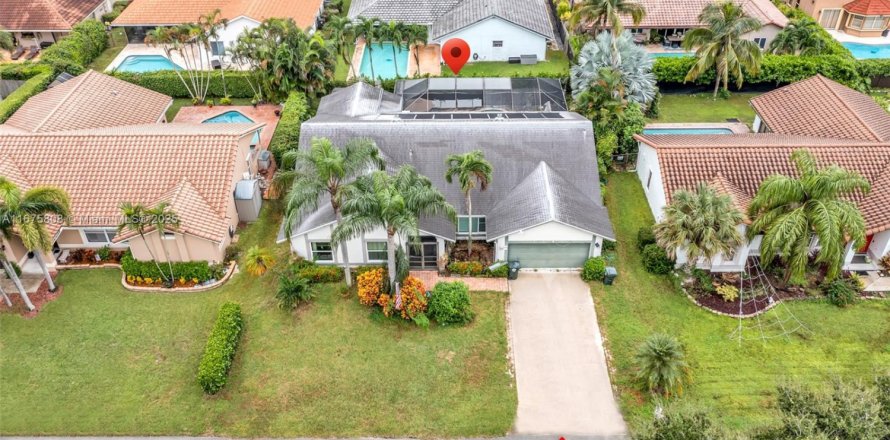 House in Coconut Creek, Florida 4 bedrooms, 213.12 sq.m. № 1893115