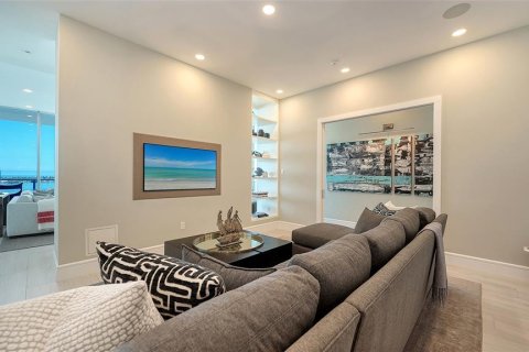 Condo in Sarasota, Florida, 5 bedrooms № 2386129 - photo 18