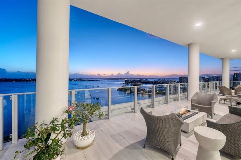Condo in Sarasota, Florida, 5 bedrooms № 2386129 - photo 5