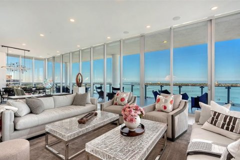 Condo in Sarasota, Florida, 5 bedrooms № 2386129 - photo 15