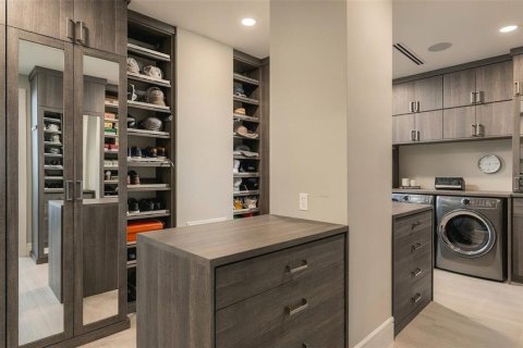 Condo in Sarasota, Florida, 5 bedrooms № 2386129 - photo 24