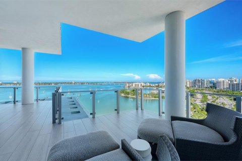 Condo in Sarasota, Florida, 5 bedrooms № 2386129 - photo 21
