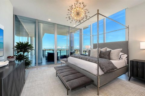 Condo in Sarasota, Florida, 5 bedrooms № 2386129 - photo 20