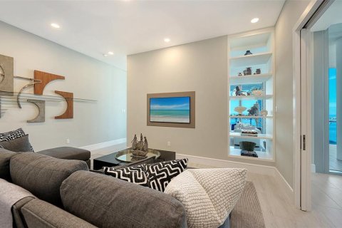 Condo in Sarasota, Florida, 5 bedrooms № 2386129 - photo 19