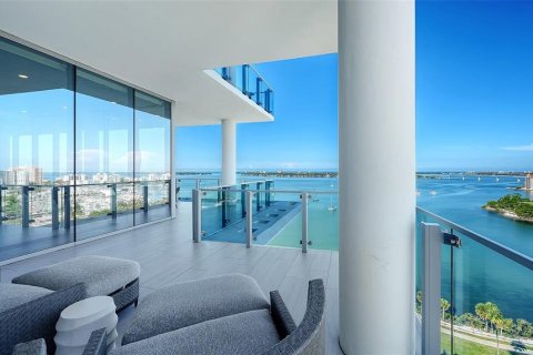 Condo in Sarasota, Florida, 5 bedrooms № 2386129 - photo 3