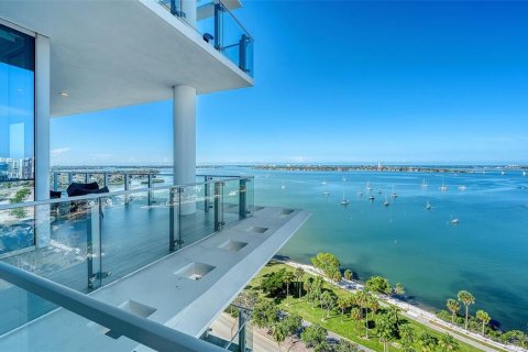 Condo in Sarasota, Florida, 5 bedrooms № 2386129 - photo 4