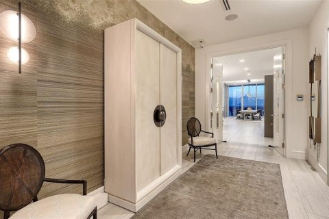 Condo in Sarasota, Florida, 5 bedrooms № 2386129 - photo 6