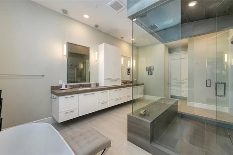 Condo in Sarasota, Florida, 5 bedrooms № 2386129 - photo 27