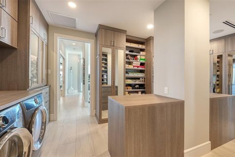Condo in Sarasota, Florida, 5 bedrooms № 2386129 - photo 26