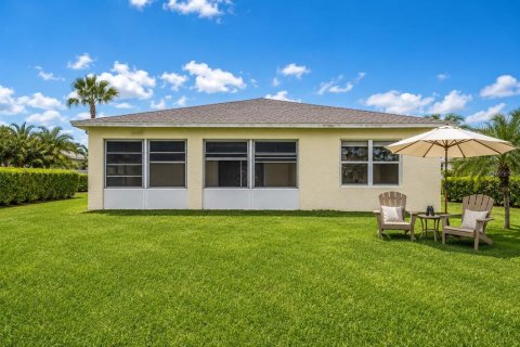 House in Saint Lucie, Florida 2 bedrooms, 122.54 sq.m. № 2203667 - photo 2