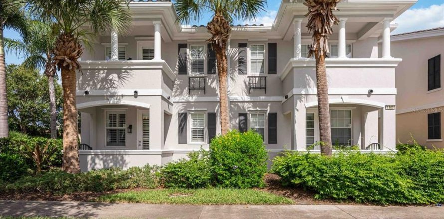 Townhouse in Sarasota, Florida 4 bedrooms, 171.5 sq.m. № 1876310