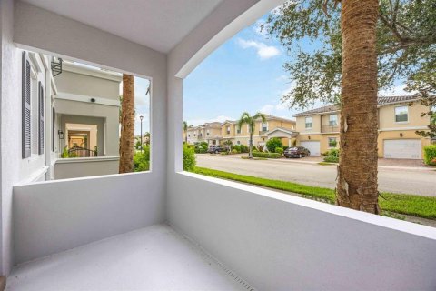 Townhouse in Sarasota, Florida 4 bedrooms, 171.5 sq.m. № 1876310 - photo 25