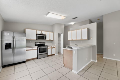 Villa ou maison à vendre à Miramar, Floride: 4 chambres, 182.55 m2 № 1925081 - photo 21