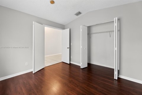 Villa ou maison à vendre à Miramar, Floride: 4 chambres, 182.55 m2 № 1925081 - photo 30