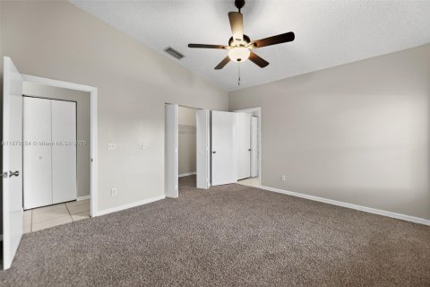 Villa ou maison à vendre à Miramar, Floride: 4 chambres, 182.55 m2 № 1925081 - photo 24