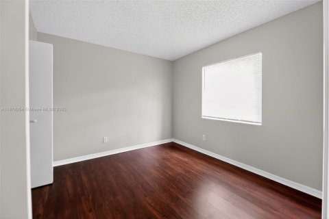 Villa ou maison à vendre à Miramar, Floride: 4 chambres, 182.55 m2 № 1925081 - photo 9