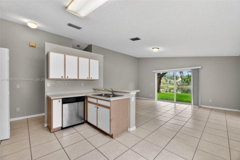 Villa ou maison à vendre à Miramar, Floride: 4 chambres, 182.55 m2 № 1925081 - photo 23