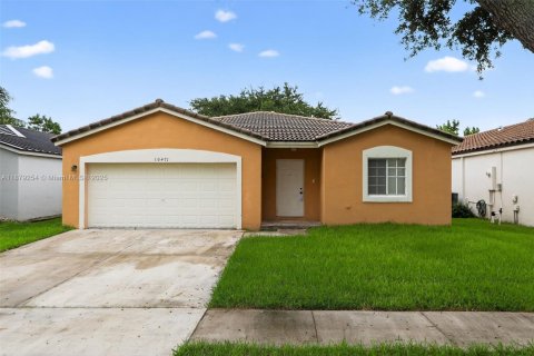 Villa ou maison à vendre à Miramar, Floride: 4 chambres, 182.55 m2 № 1925081 - photo 1