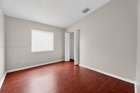 Villa ou maison à vendre à Miramar, Floride: 4 chambres, 182.55 m2 № 1925081 - photo 26