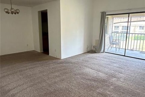 Condo in Tampa, Florida, 1 bedroom  № 1620915 - photo 5