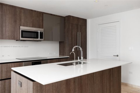 Copropriété à vendre à Miami, Floride: 1 chambre, 75.25 m2 № 1950976 - photo 5