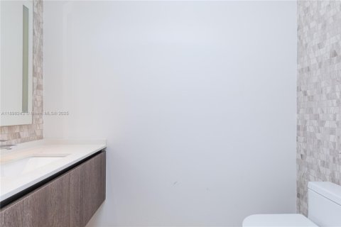 Copropriété à vendre à Miami, Floride: 1 chambre, 75.25 m2 № 1950976 - photo 27