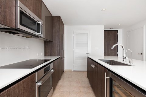 Copropriété à vendre à Miami, Floride: 1 chambre, 75.25 m2 № 1950976 - photo 10