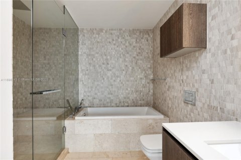 Copropriété à vendre à Miami, Floride: 1 chambre, 75.25 m2 № 1950976 - photo 25