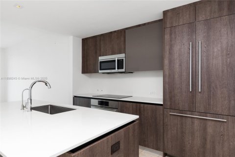 Copropriété à vendre à Miami, Floride: 1 chambre, 75.25 m2 № 1950976 - photo 2