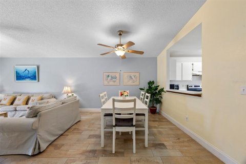 House in Kissimmee, Florida 3 bedrooms, 128.39 sq.m. № 1905387 - photo 11