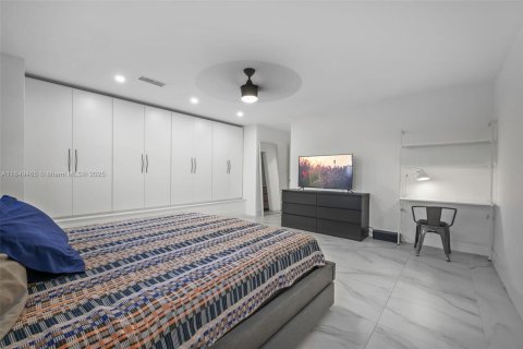 Townhouse in North Miami, Florida 2 bedrooms, 143.81 sq.m. № 1855102 - photo 18