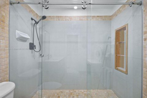 Townhouse in North Miami, Florida 2 bedrooms, 143.81 sq.m. № 1855102 - photo 21